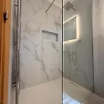 Smeraldo Family 18 Apartment
