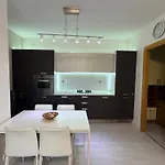 Smeraldo Family Home 18